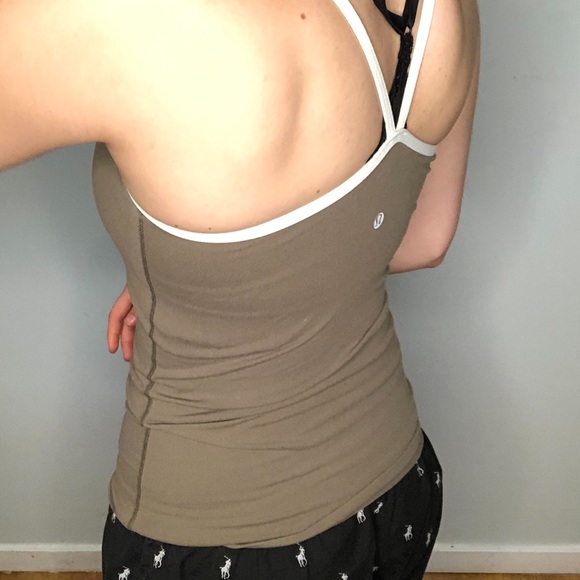 Green lulu top - Picture 2 of 10